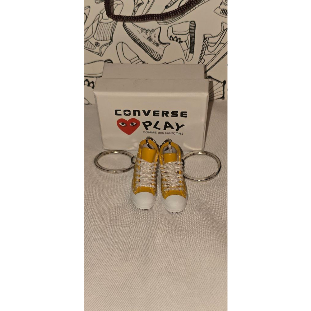 Unisex Yellow & White Sneaker Keychain Set with Box and Bag One Size - Picture 5 of 5